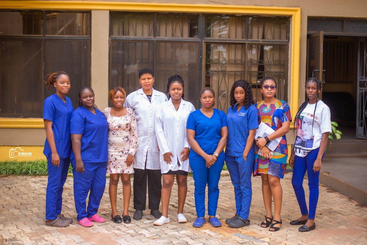 https://hospital.wharconline.org/wp-content/uploads/2022/05/Dr-Lab-Scientists-Nurses-1.jpg